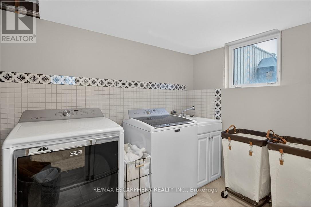 100 NARBONNE CRESCENT - 44