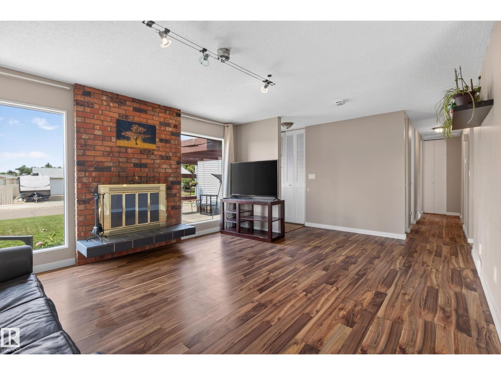15231 117 ST NW - 5