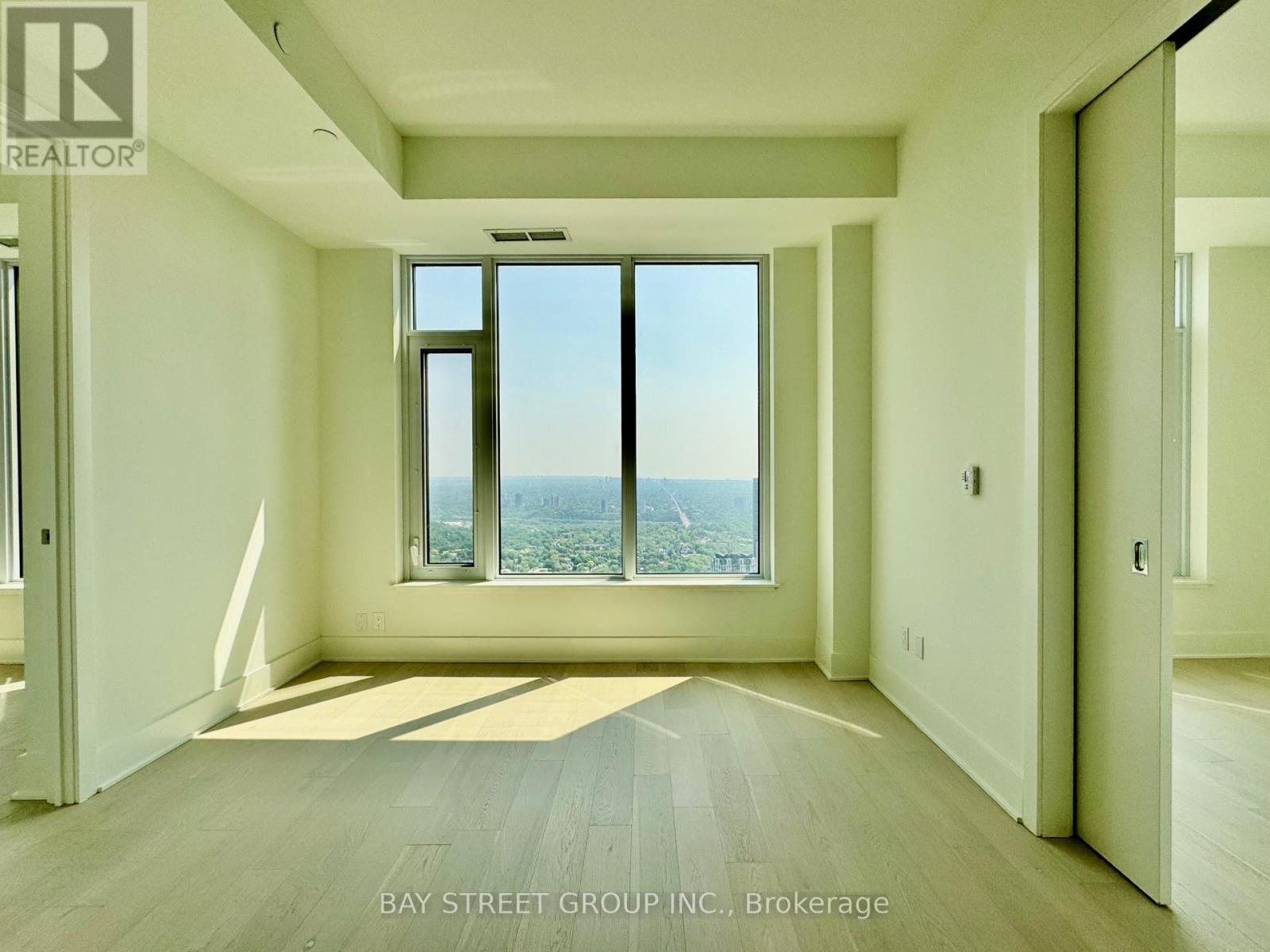 #6006 11 YORKVILLE AVENUE - 10