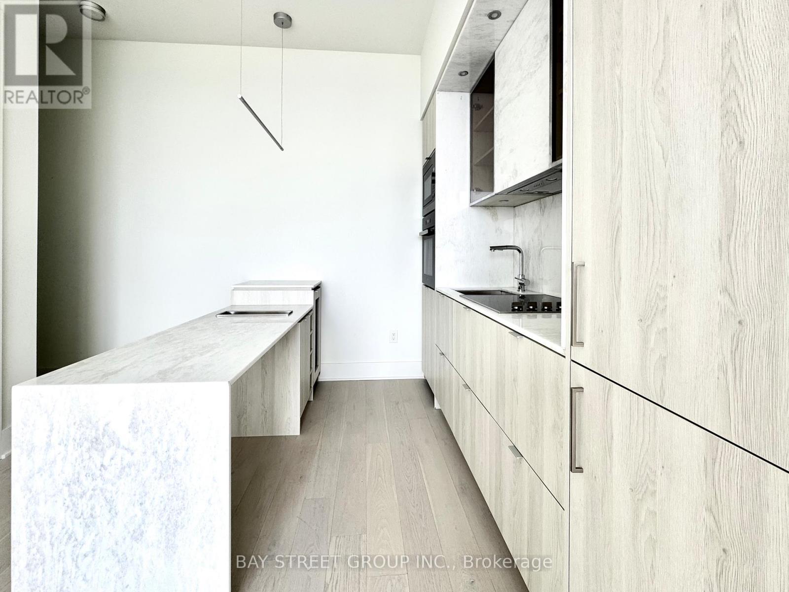 #6006 11 YORKVILLE AVENUE - 11