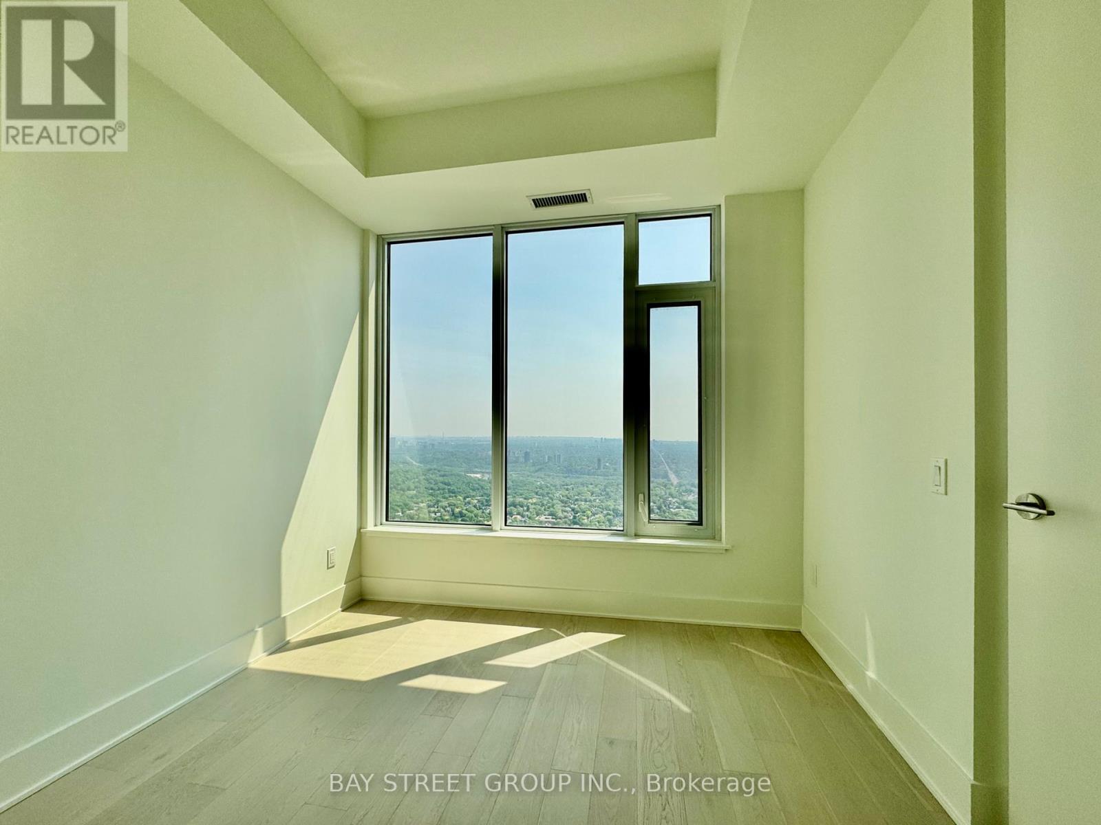 #6006 11 YORKVILLE AVENUE - 12