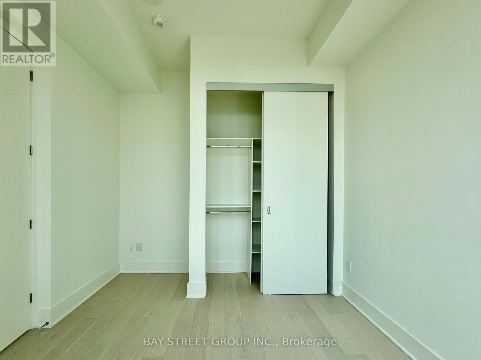 #6006 11 YORKVILLE AVENUE - 13