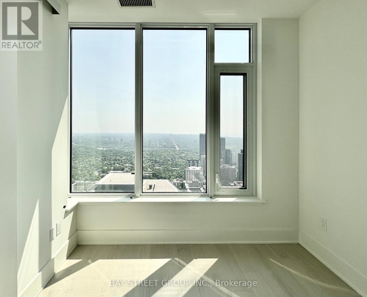 #6006 11 YORKVILLE AVENUE - 14
