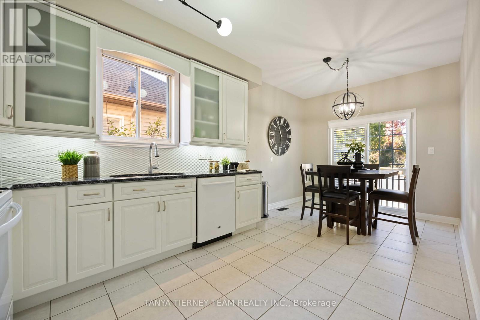 16 CODY AVENUE - 15