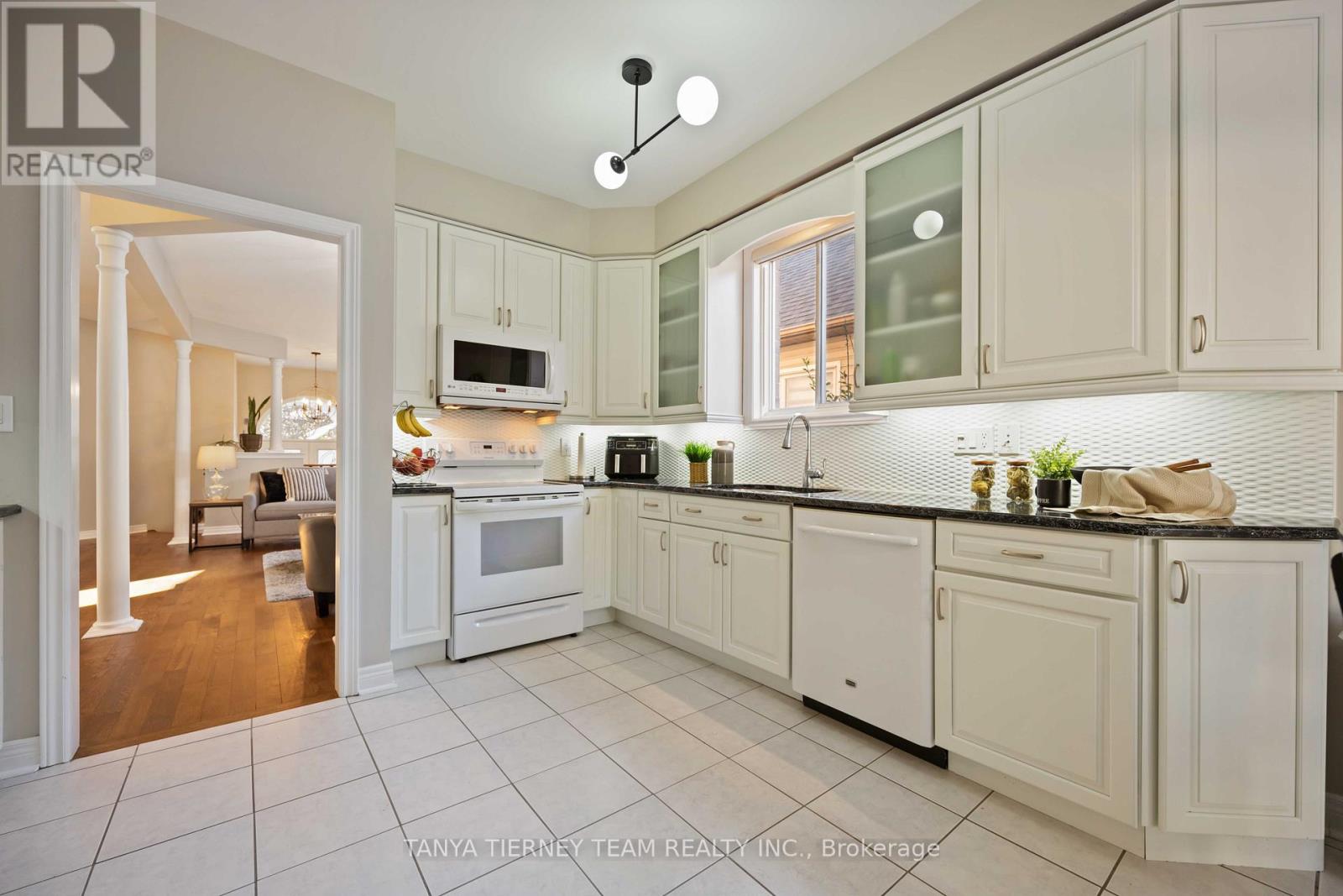 16 CODY AVENUE - 19