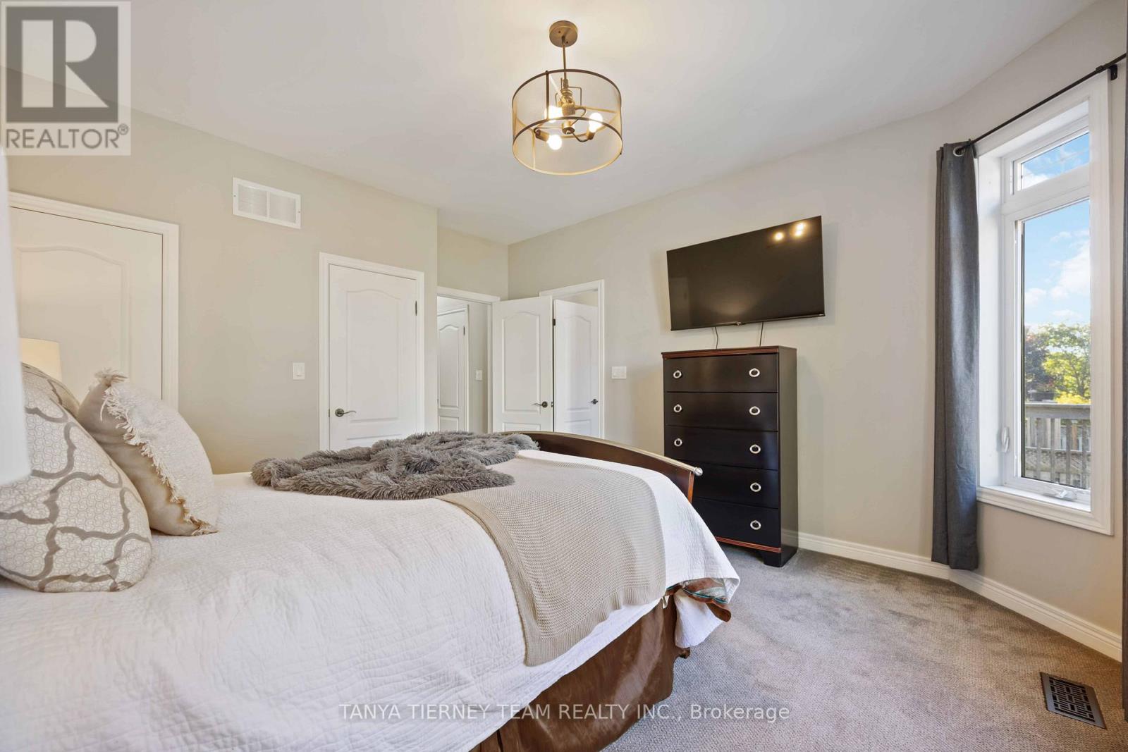 16 CODY AVENUE - 22