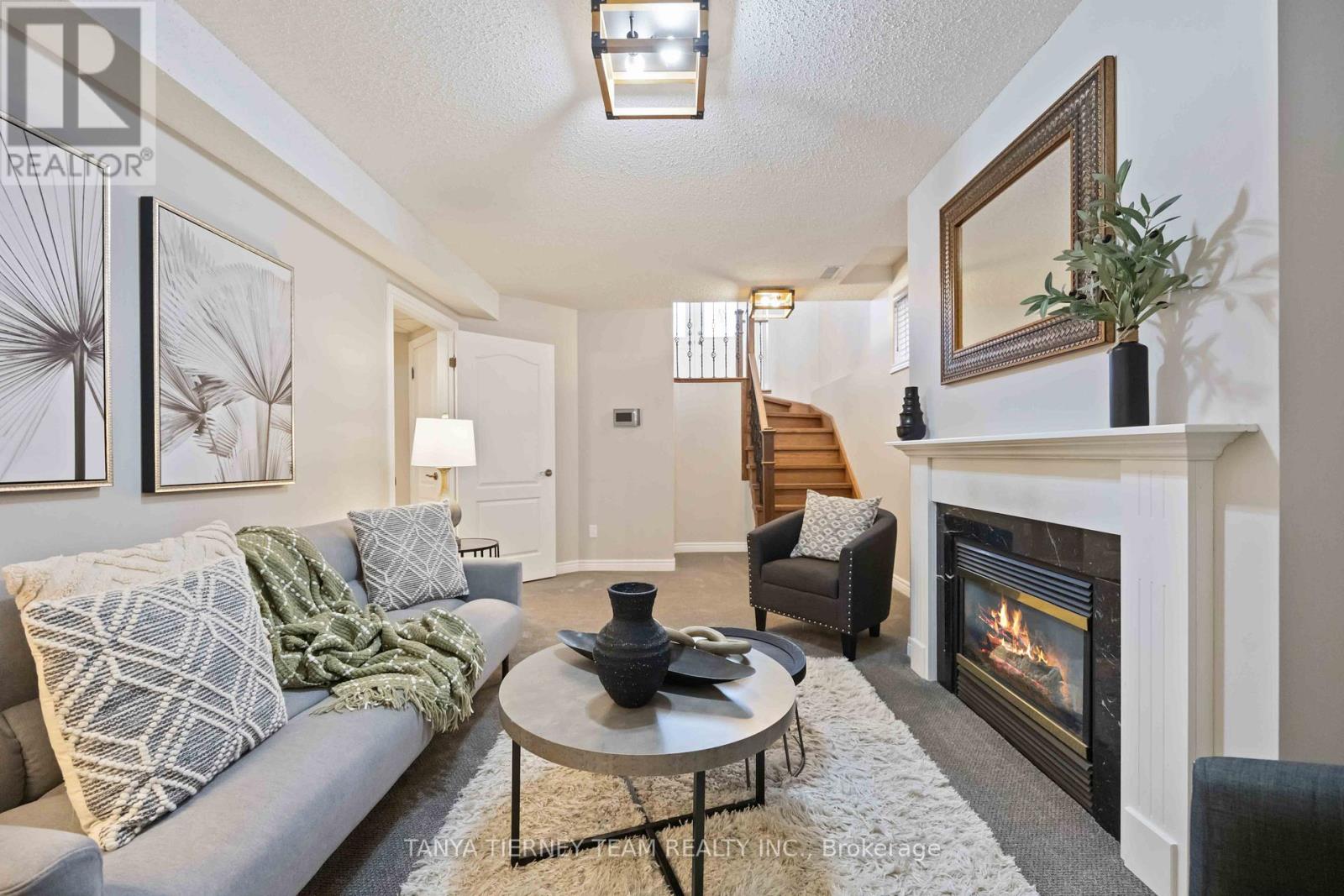 16 CODY AVENUE - 26