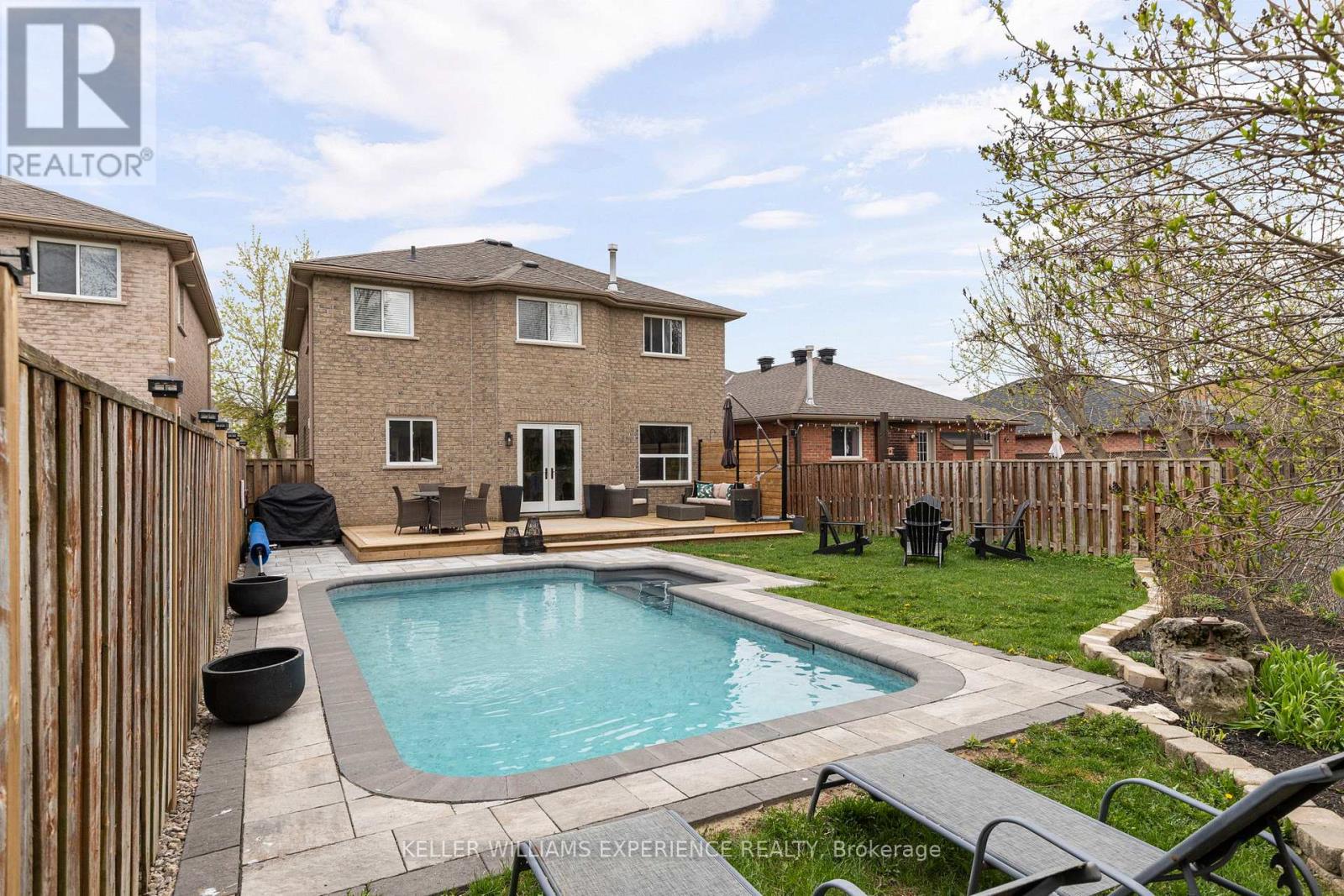 102 COUNTRY LANE - 27