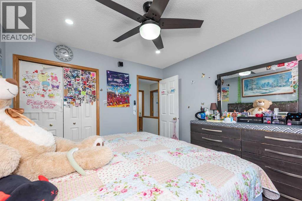 7820 Laguna Way NE - 24