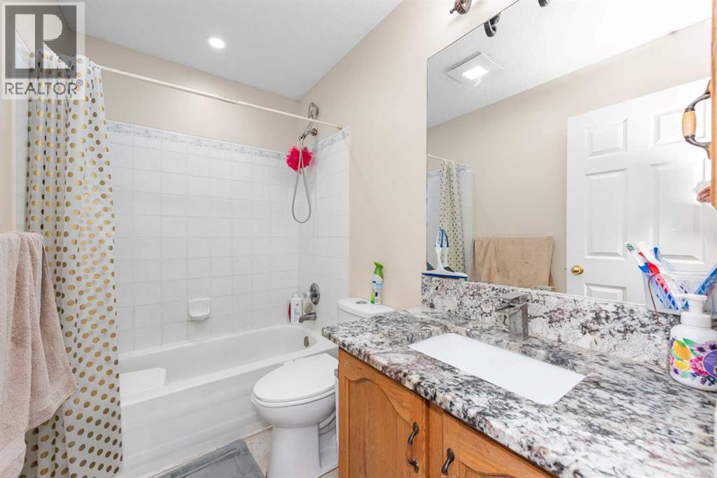7820 Laguna Way NE - 19