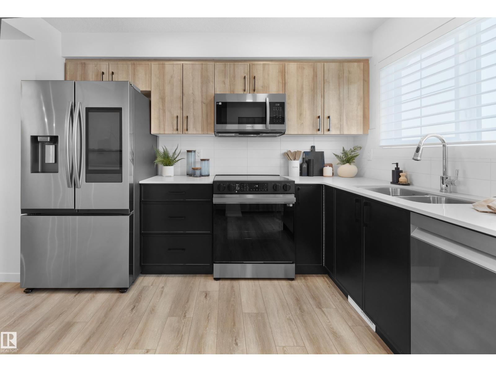 #56 4825 120 ST NW - 12