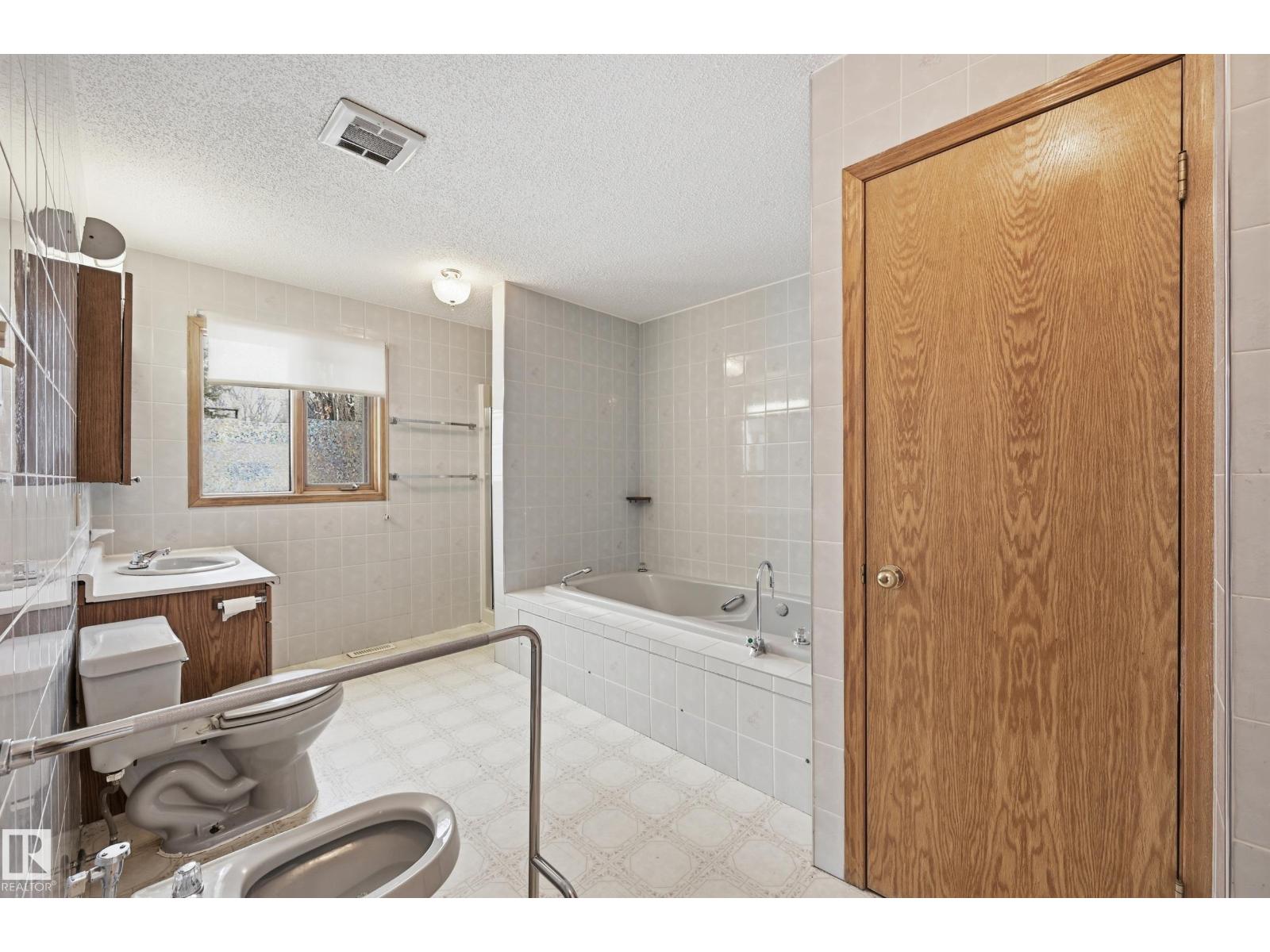 11019 126 ST NW - 22