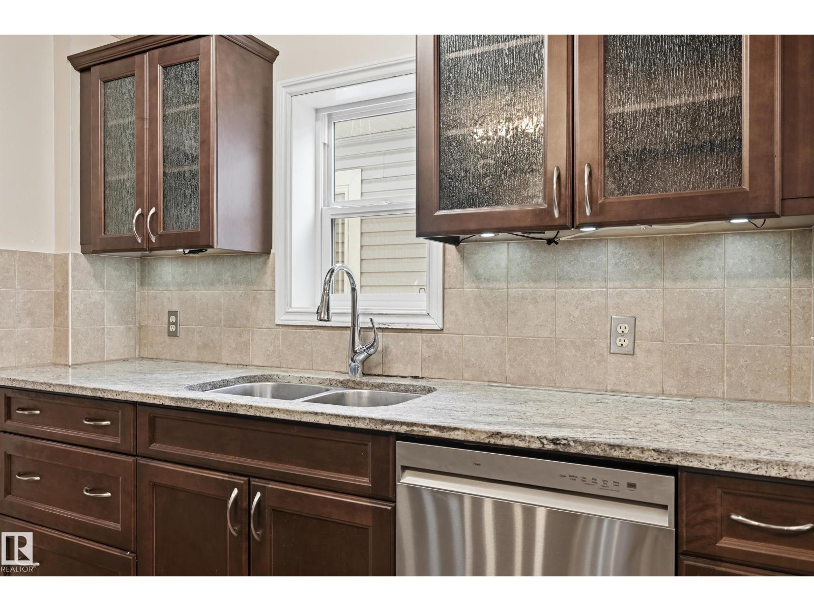 11019 126 ST NW - 4