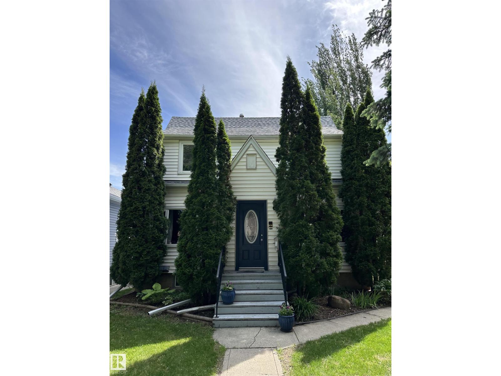 11019 126 ST NW - 55