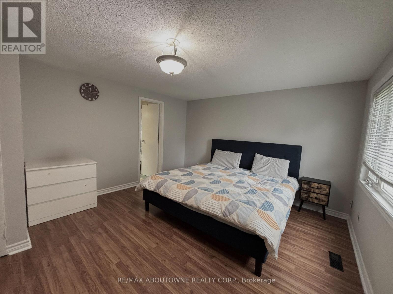 3072 PATRICK CRESCENT - 12