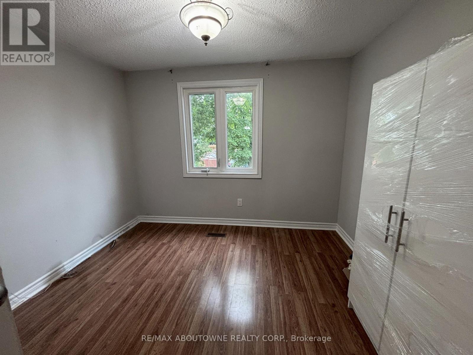 3072 PATRICK CRESCENT - 18