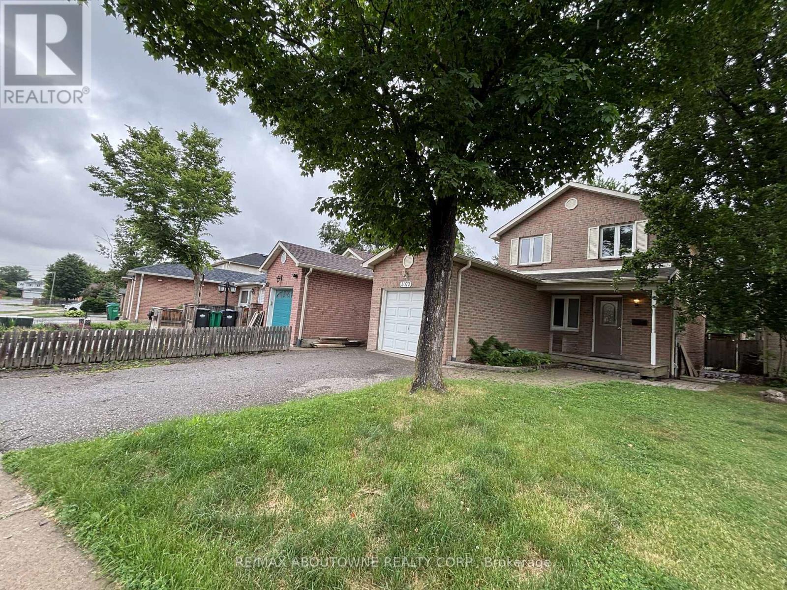 3072 PATRICK CRESCENT - 2