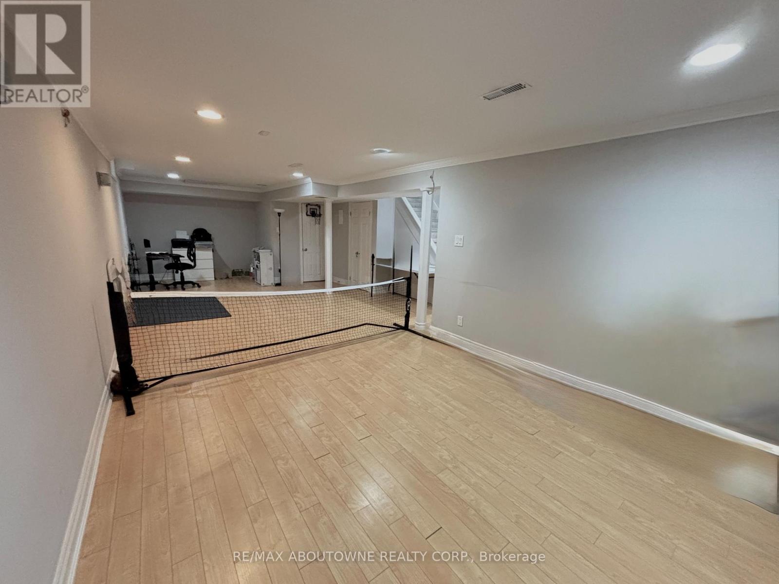 3072 PATRICK CRESCENT - 21