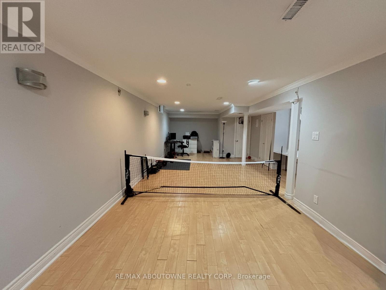 3072 PATRICK CRESCENT - 22
