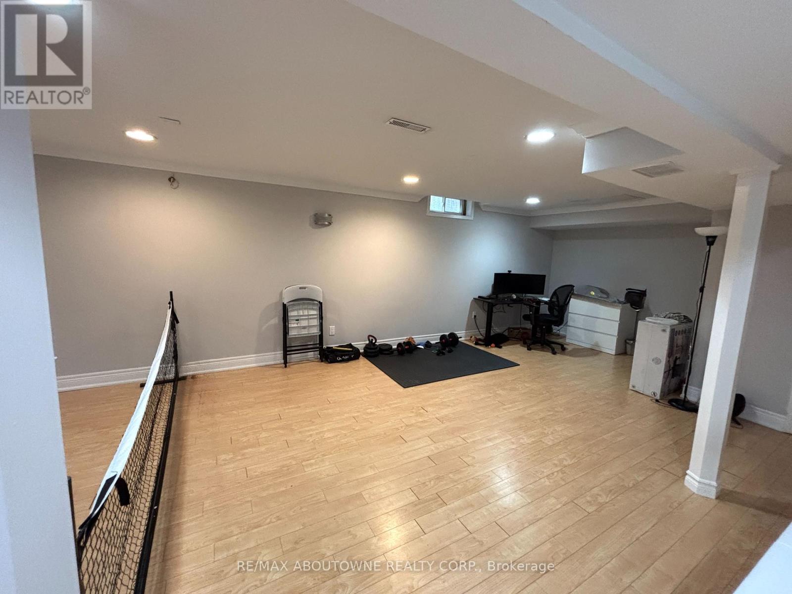 3072 PATRICK CRESCENT - 23