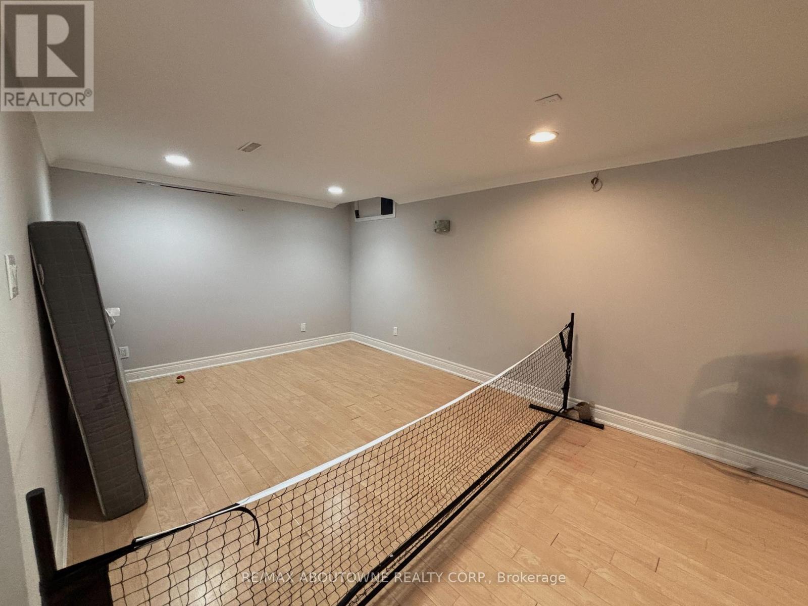 3072 PATRICK CRESCENT - 25