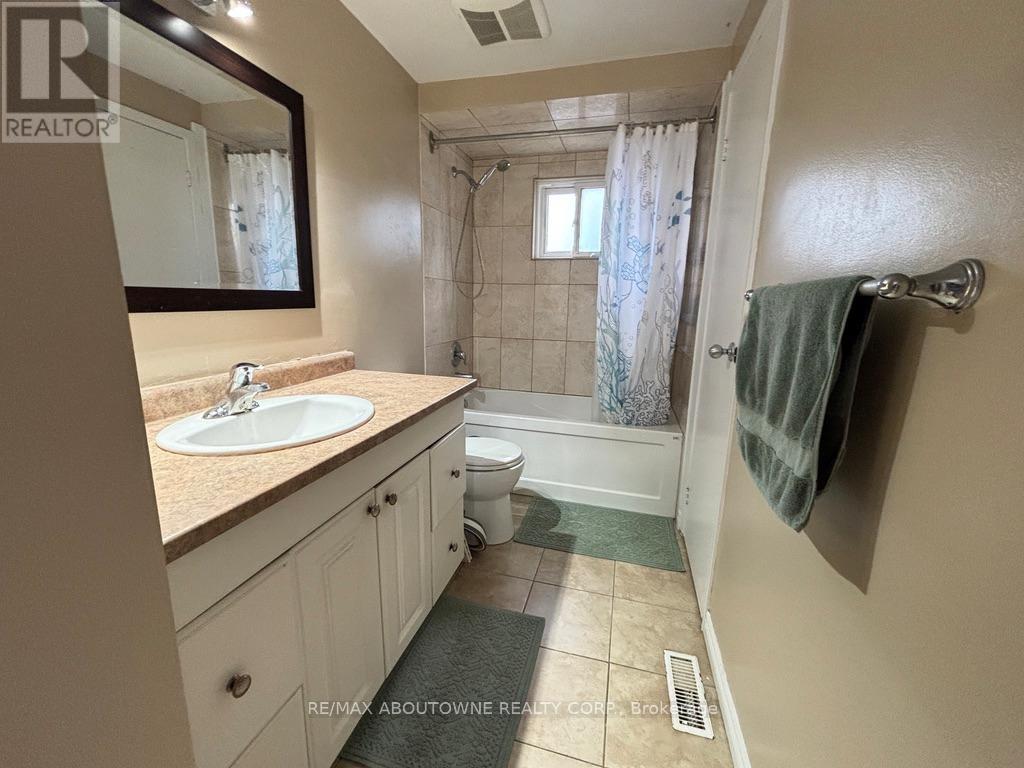 3072 PATRICK CRESCENT - 26