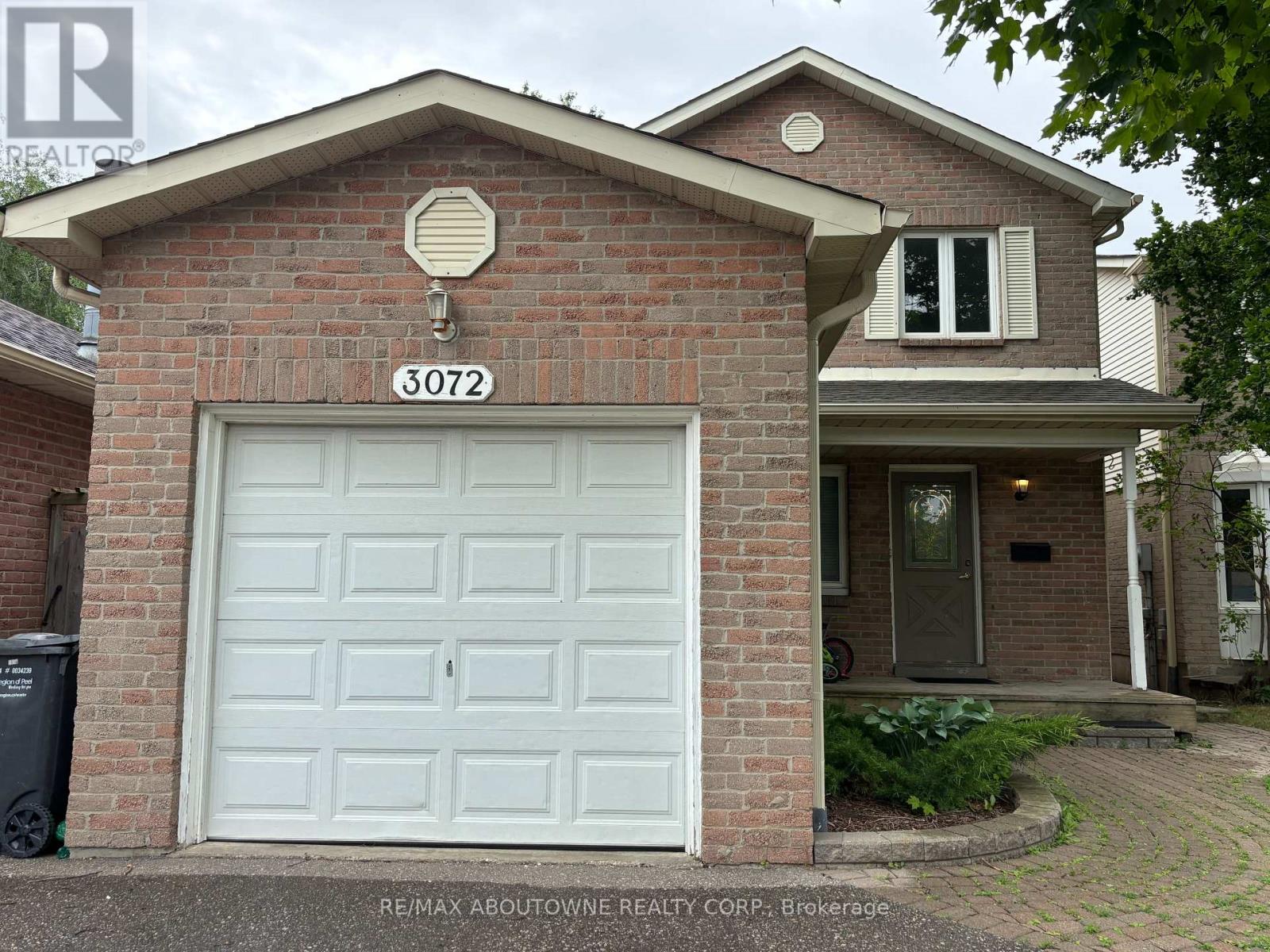 3072 PATRICK CRESCENT - 3