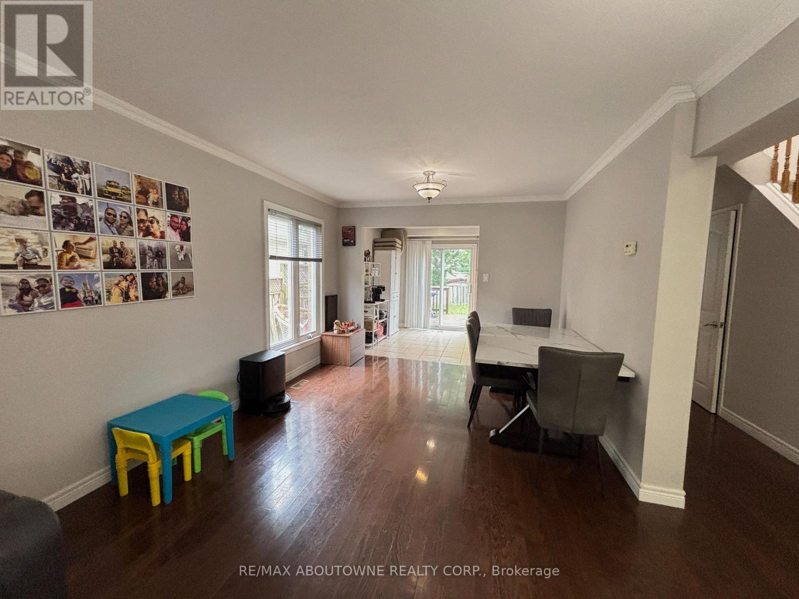 3072 PATRICK CRESCENT - 7