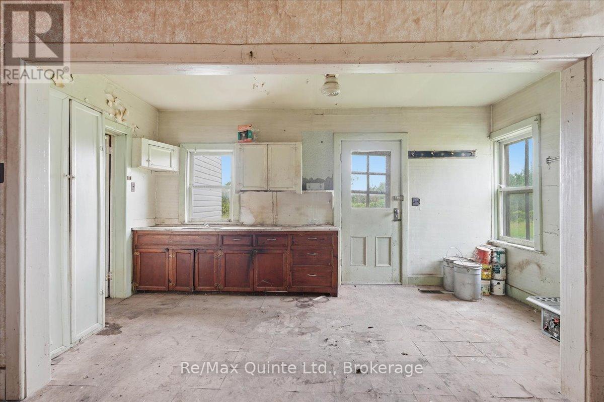 812 ENRIGHT ROAD N - 13