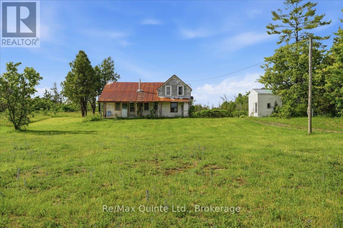 812 ENRIGHT ROAD N - 1