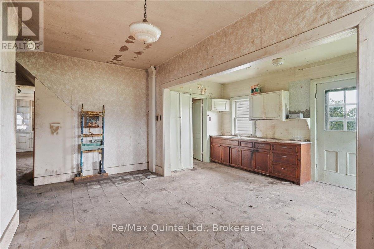 812 ENRIGHT ROAD N - 12
