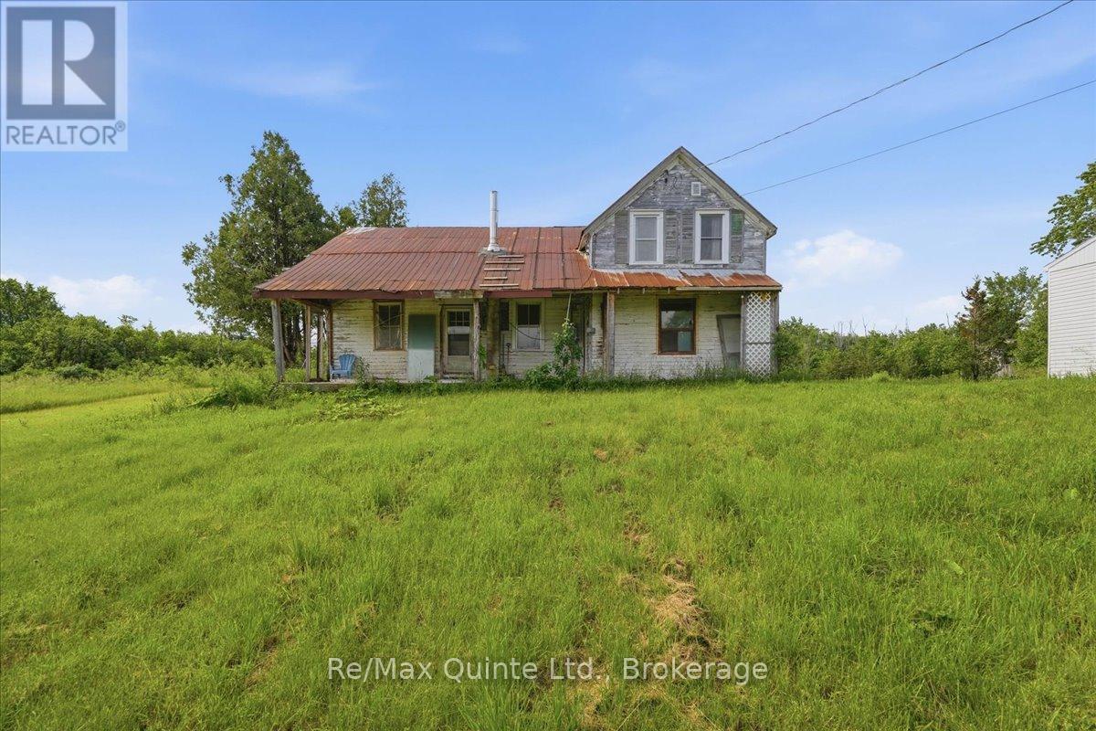 812 ENRIGHT ROAD N - 2
