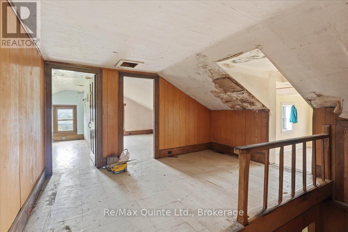 812 ENRIGHT ROAD N - 15
