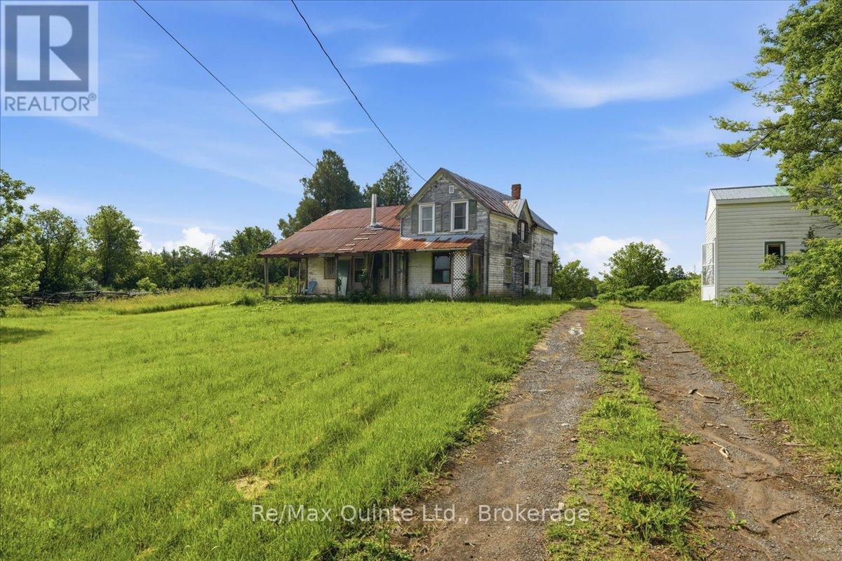 812 ENRIGHT ROAD N - 3