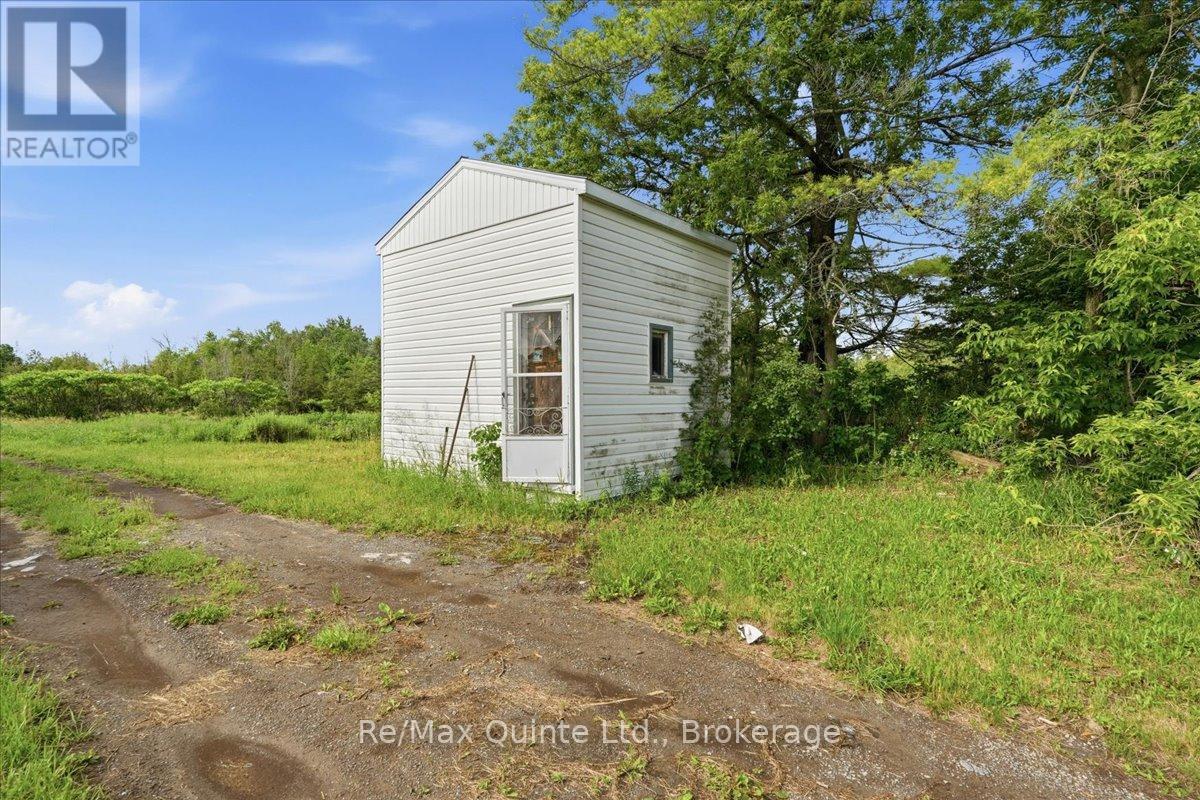 812 ENRIGHT ROAD N - 4