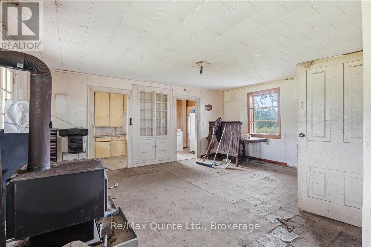 812 ENRIGHT ROAD N - 7