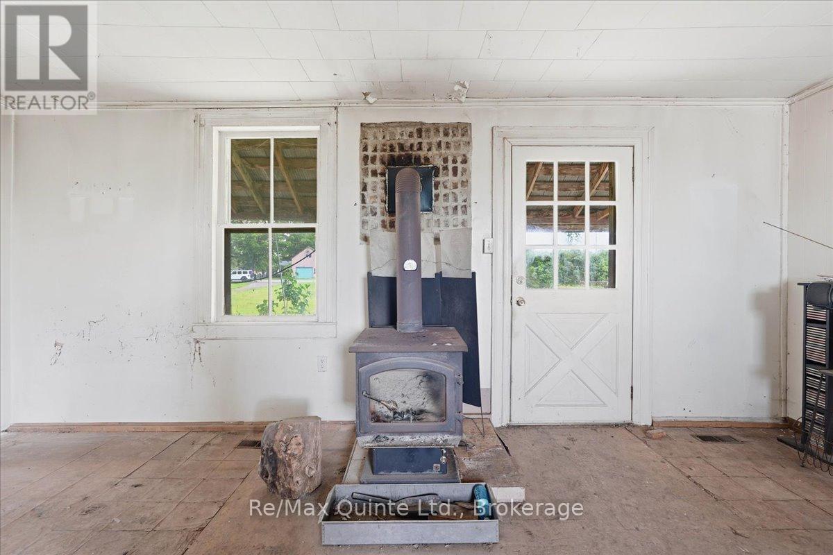 812 ENRIGHT ROAD N - 5