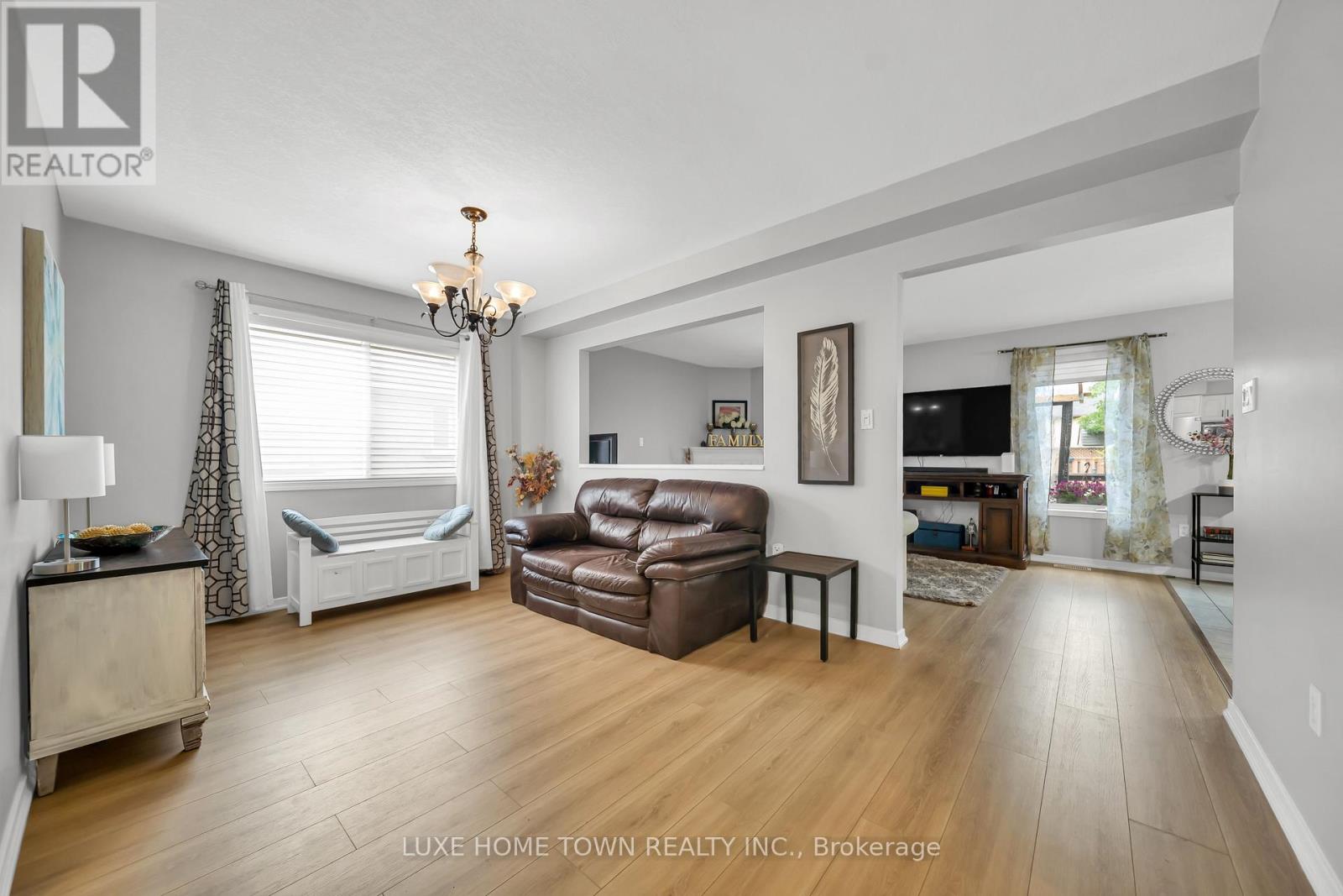 27 FRASERWOOD COURT - 12