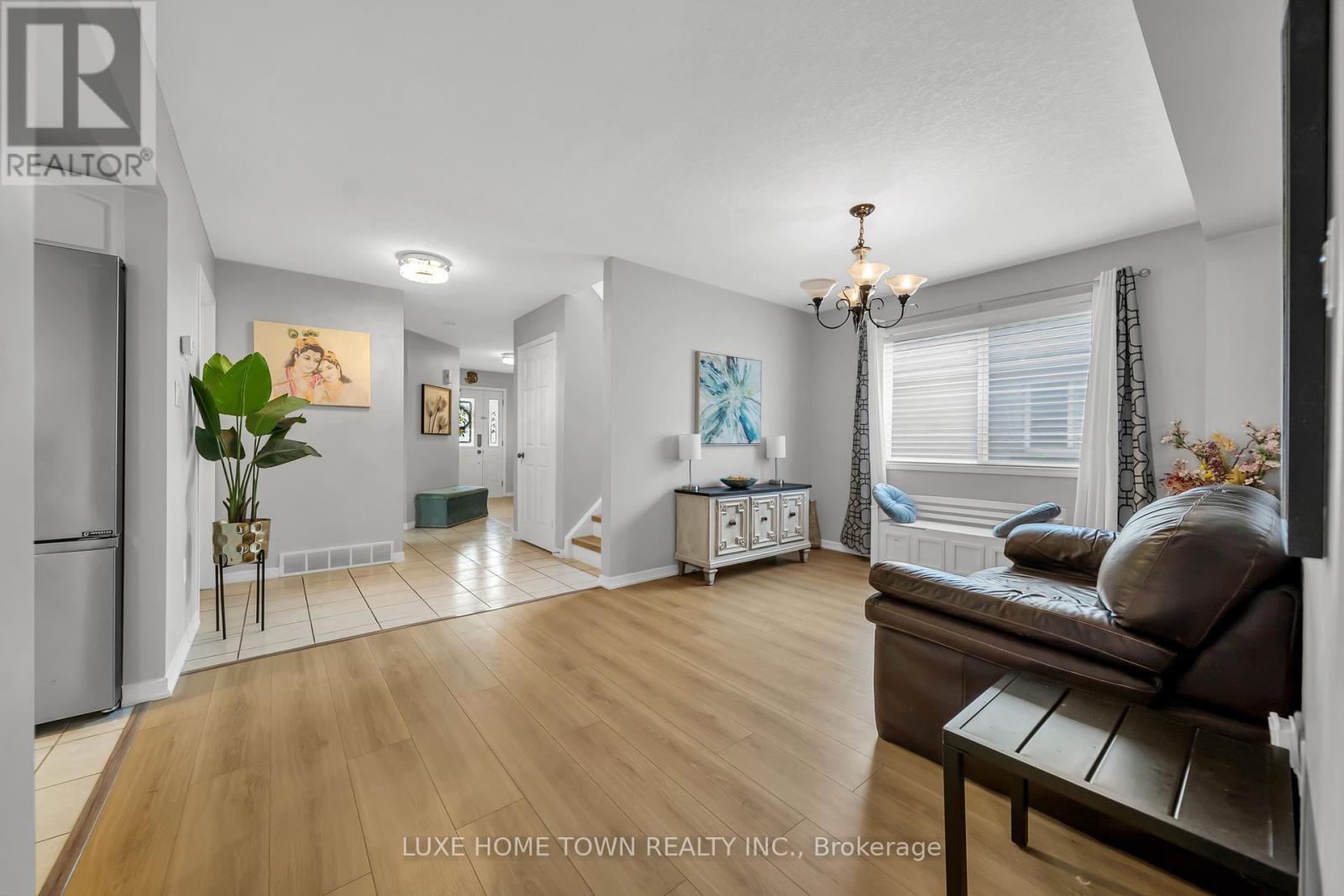 27 FRASERWOOD COURT - 13