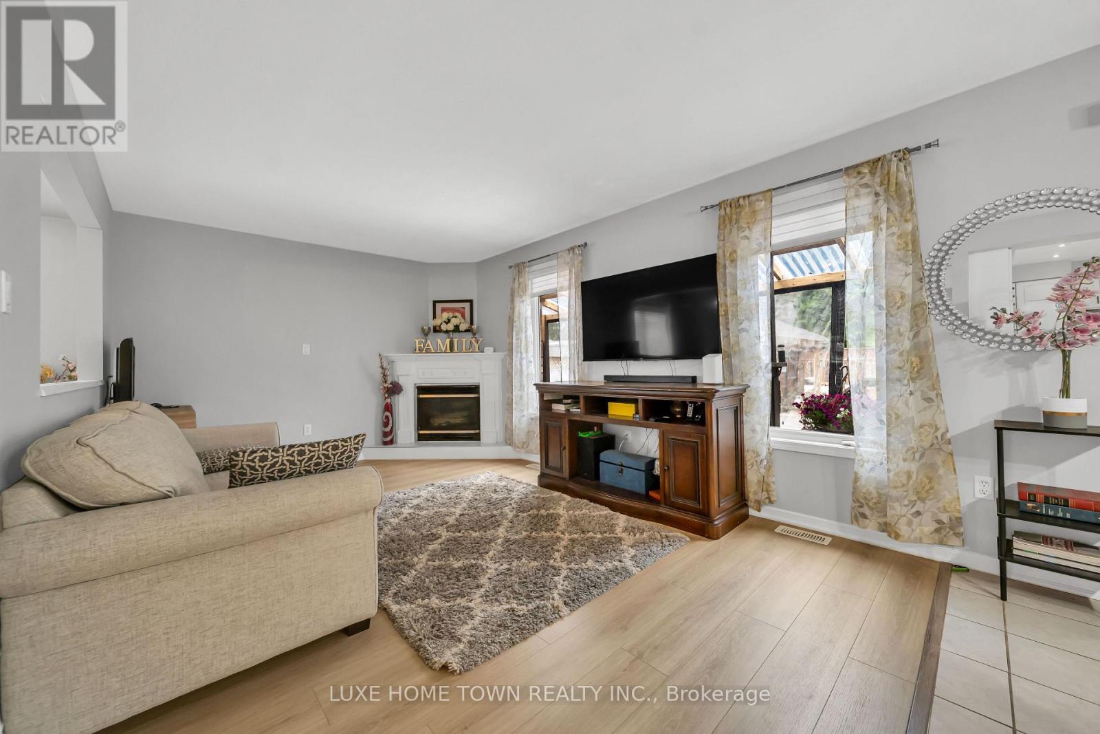 27 FRASERWOOD COURT - 16