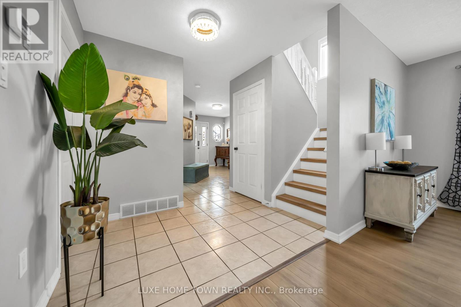 27 FRASERWOOD COURT - 25