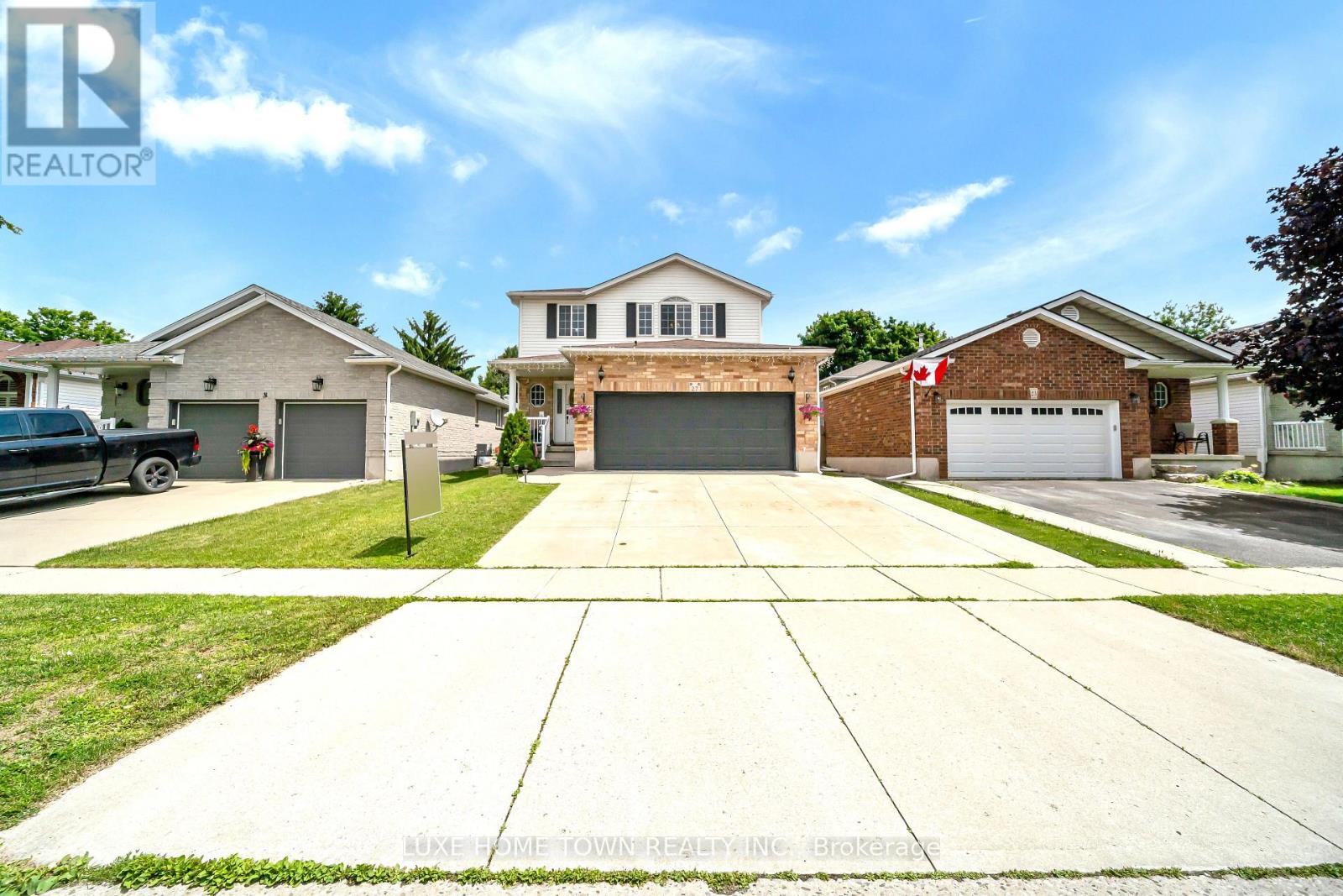 27 FRASERWOOD COURT - 3