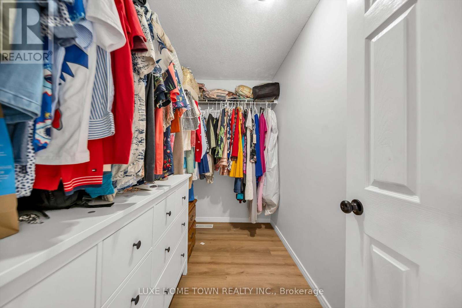 27 FRASERWOOD COURT - 32