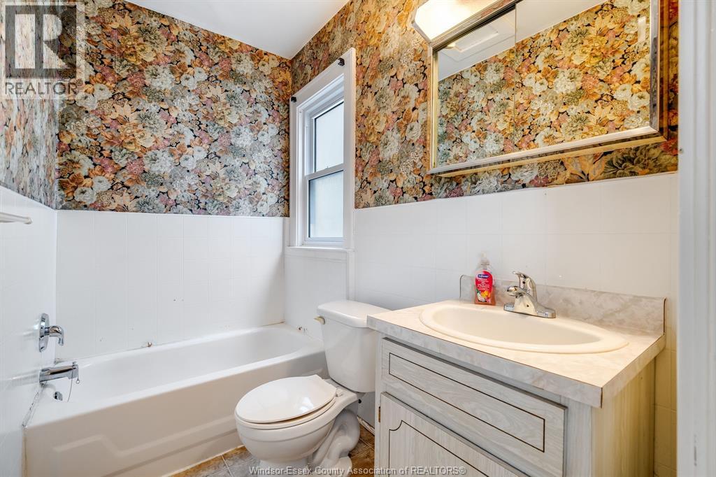 2279 Lillian AVENUE - 33