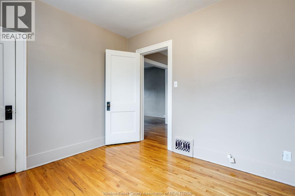 2279 Lillian AVENUE - 35