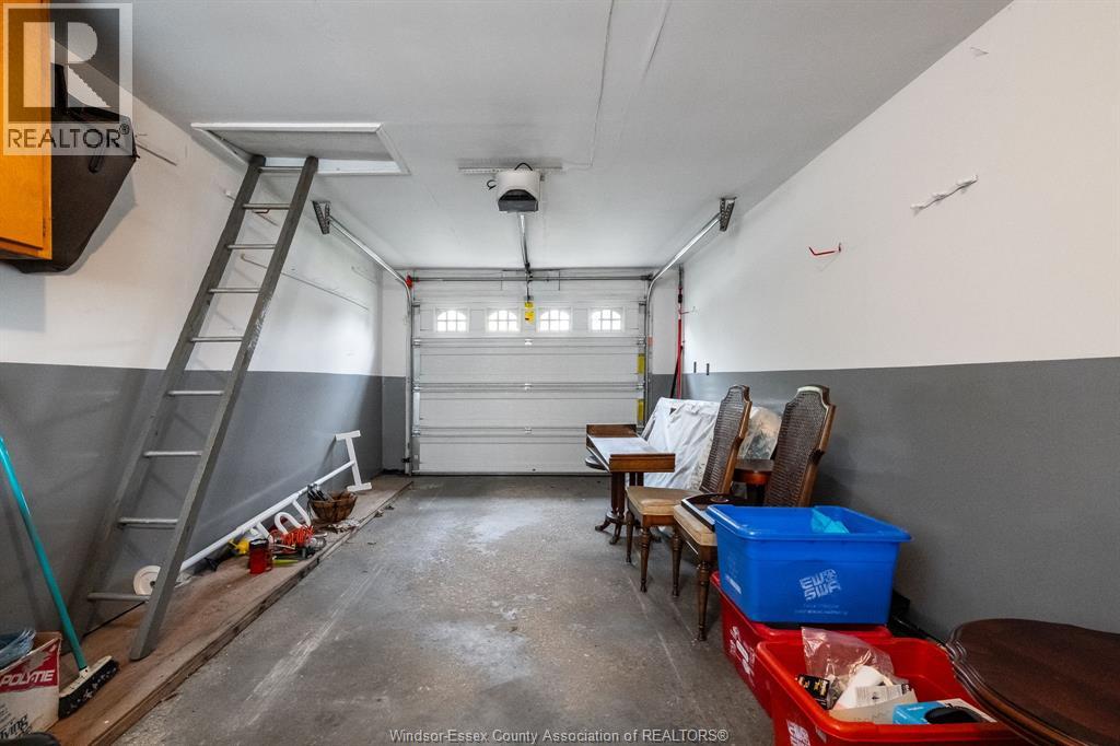 2279 Lillian AVENUE - 36