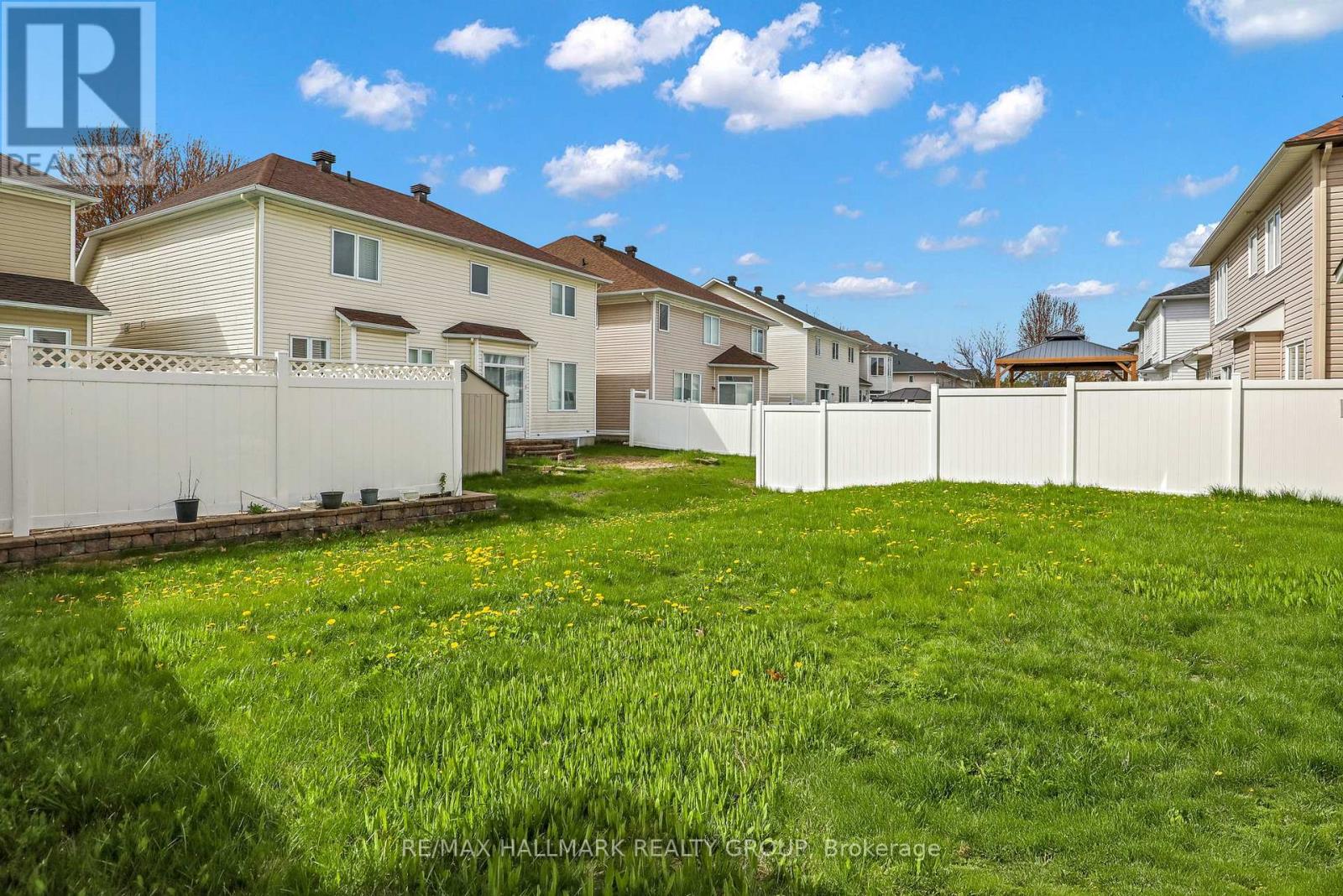 634 AQUAVIEW DRIVE - 19