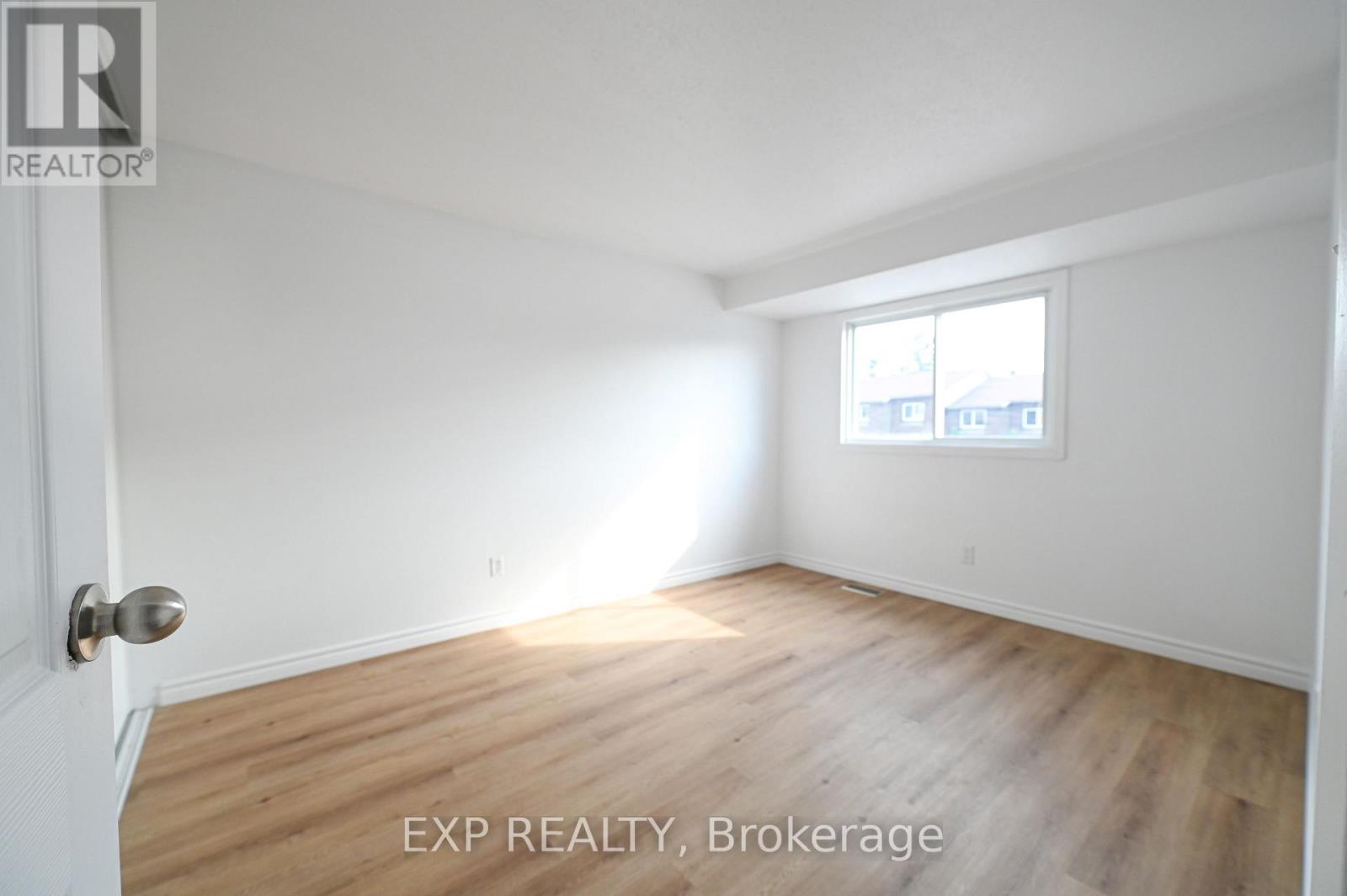 4 Bed, 2 Bath House for Rent in Ottawa – 42 – 2697 PIMLICO CRESCENT, Ottawa – MLS# X13497686 - Image 11