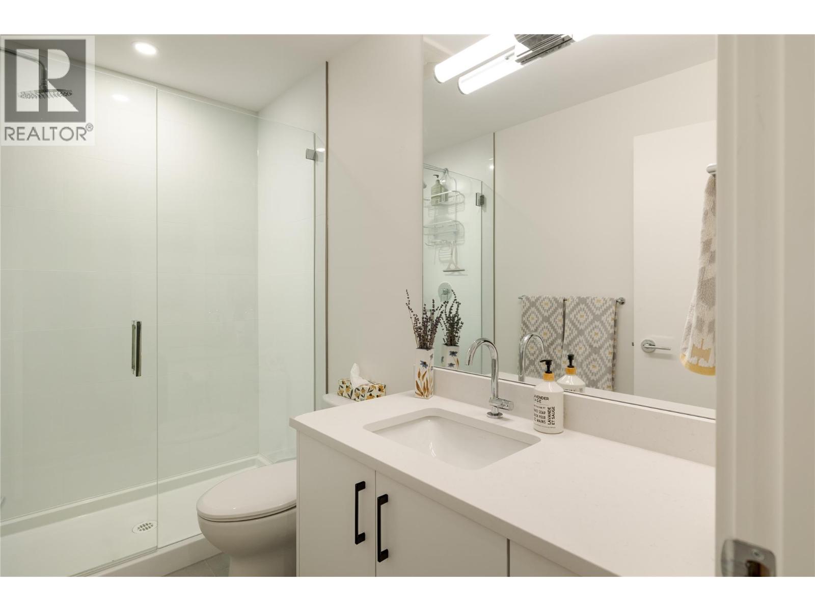 107 2100 Campbell Place, West Kelowna