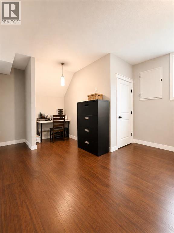 8861 74 Avenue — photo 33
